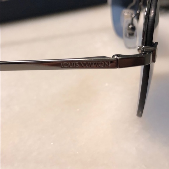 Louis Vuitton Clockwise Sunglasses (Western) - Picture 5 of 7